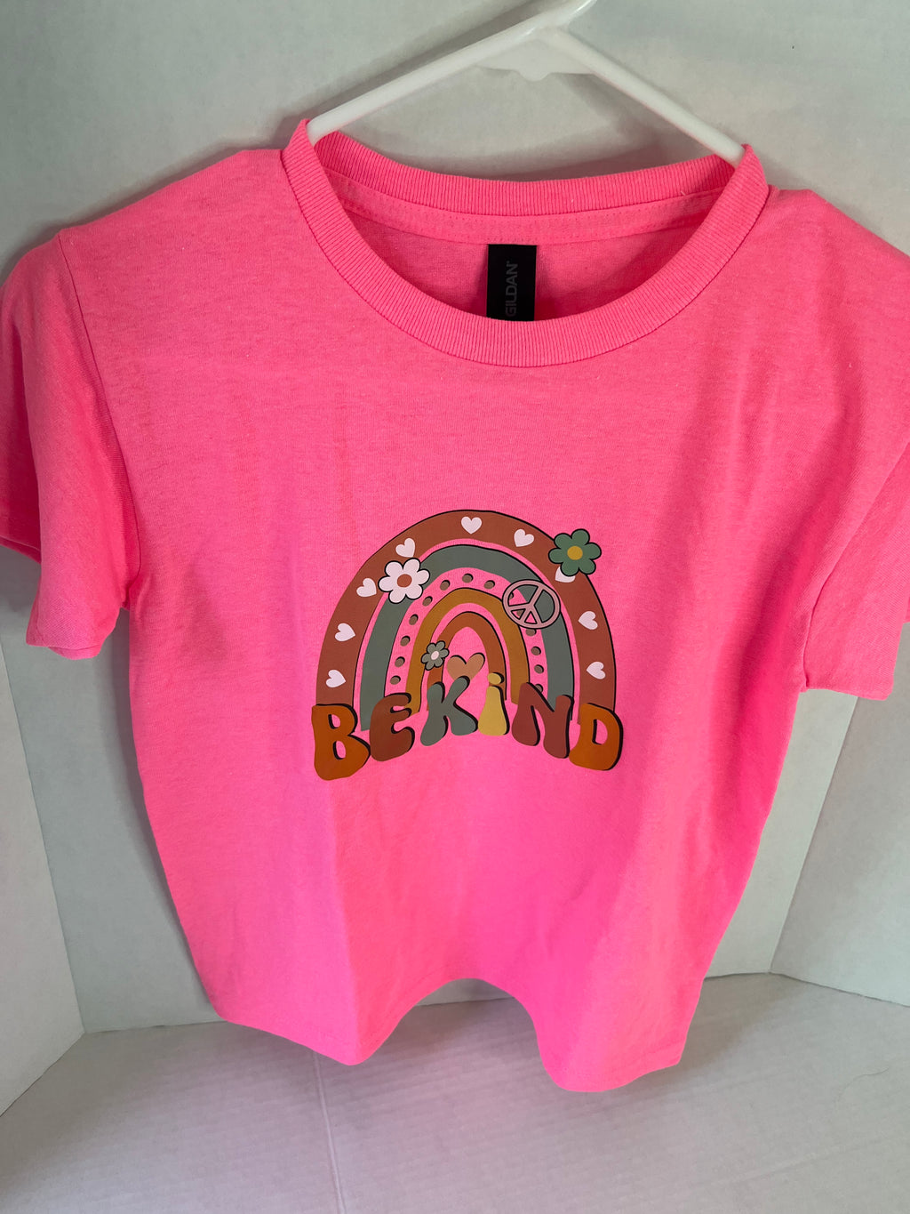 Be Kind Retro Rainbow T-Shirt Size xs