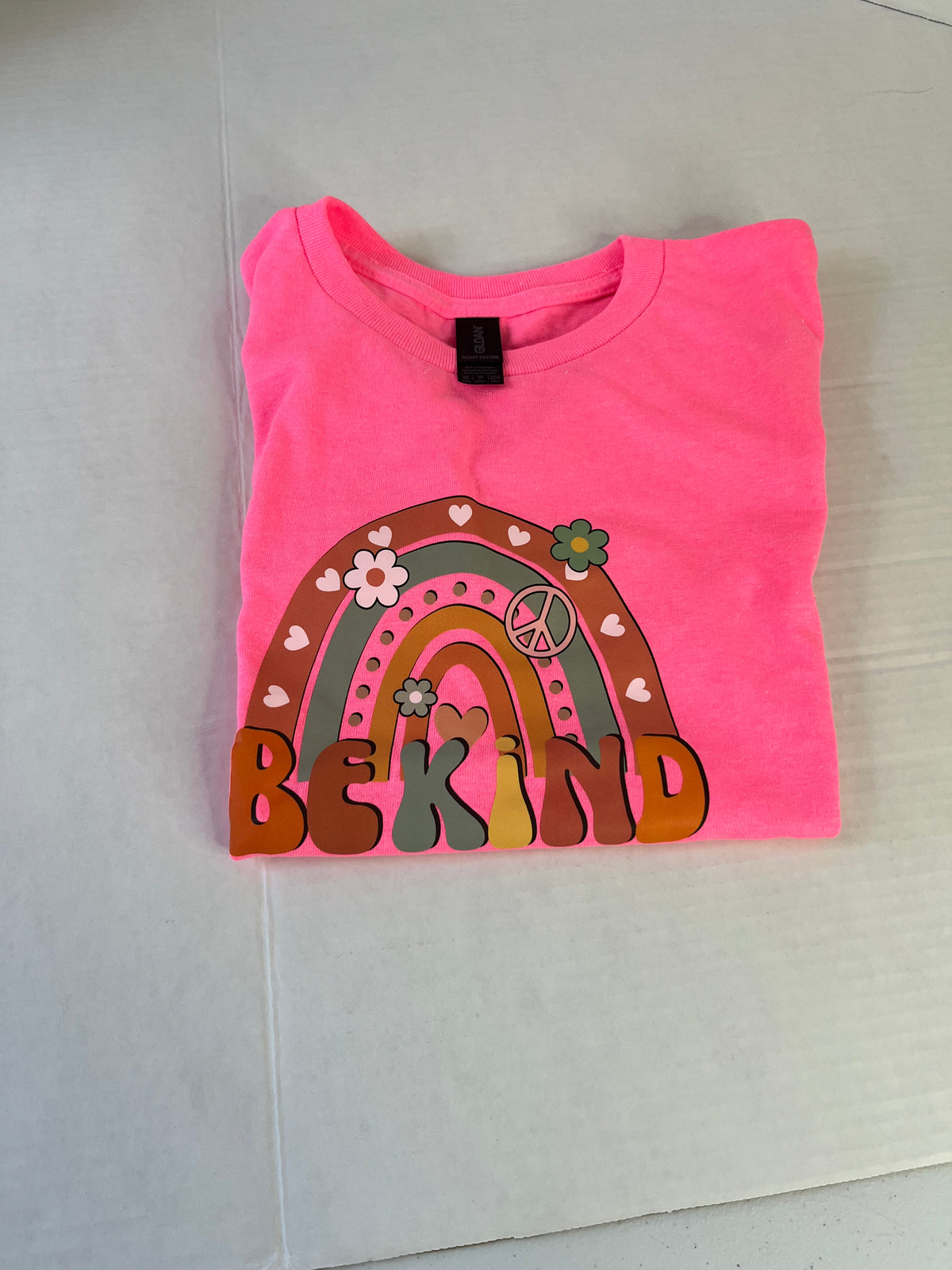 Be Kind Retro Rainbow T-Shirt Size xs